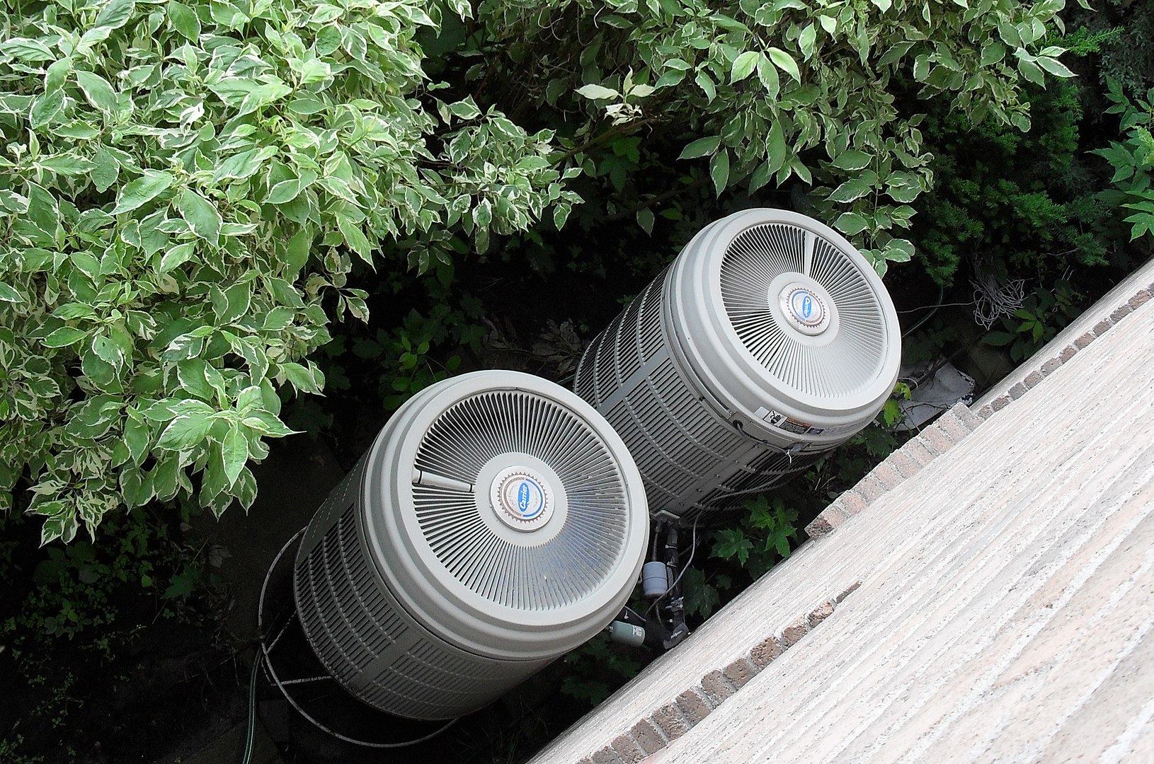 pool heat pump with solar panels